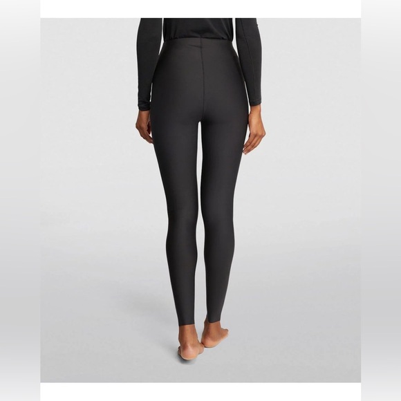 SKIMS Charcoal High-Waisted Leggings
U1-44 - Picture 1 of 5